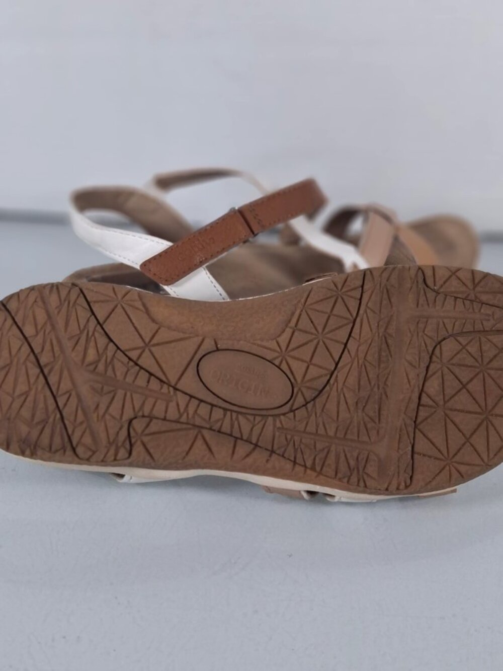 Earth Women's Strappy Sport Sandals Size 7W Tan Brown And White Comfort Shoes - Picture 7 of 7